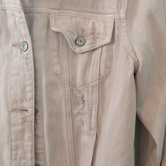 Abercrombie & Fitch women’s size large jean jacket never been worn. - Picture 5 of 12